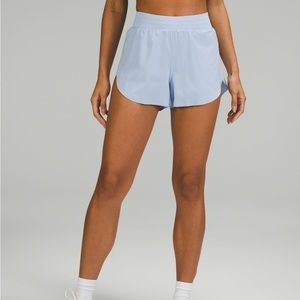 LIKE NEW Lululemon size 6 Find your pace high rise lined short 3” blue linen